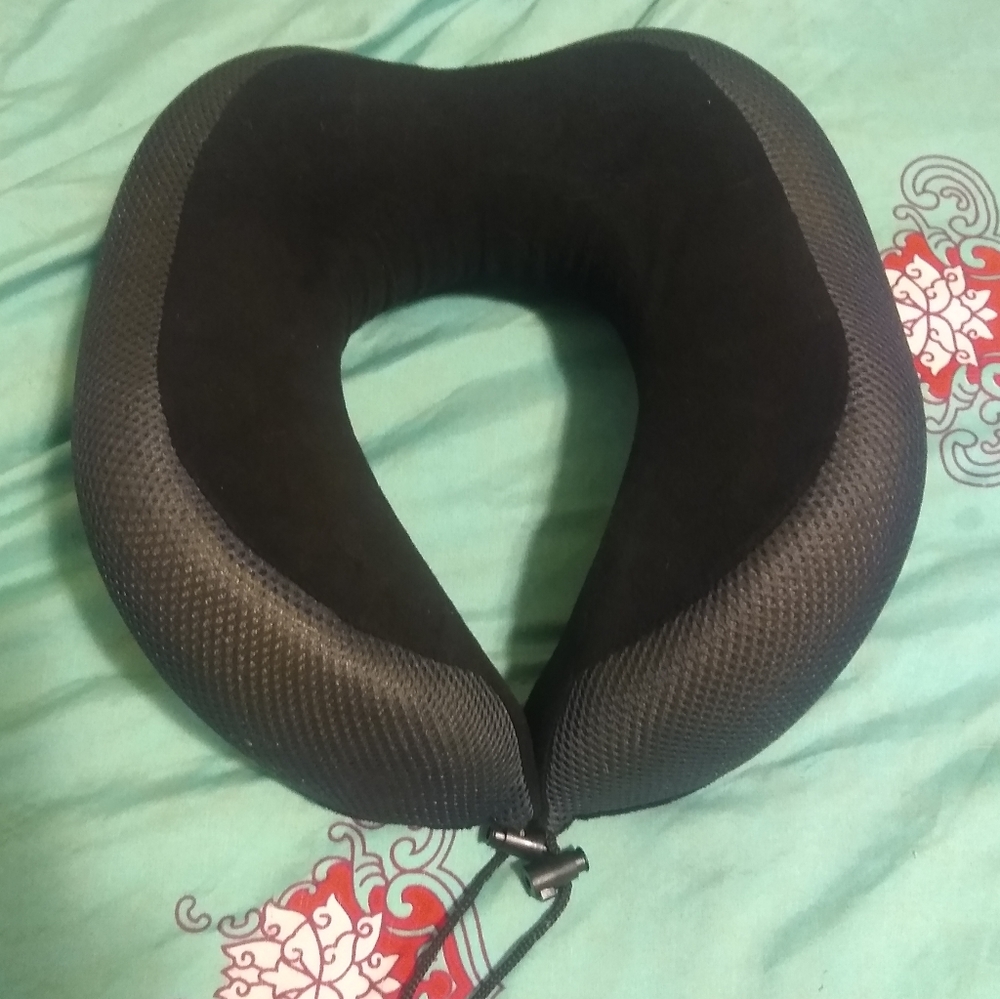 Perfect posture travel pillow